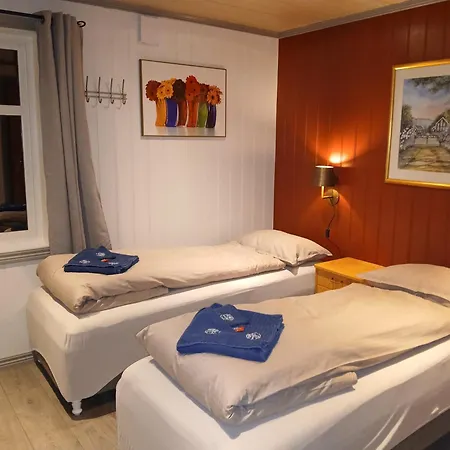 Eikre Fjellgard Guest house *